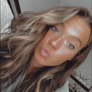 Meet your Posher, Leah